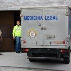  Miembros de la Policía llegaron al sitio para recabar indicios de lo acontecido dentro del departamento, en el norte de Quito.    