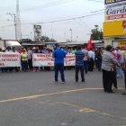  Entre los reclamos, piden mejoras en la atención de los dispensarios médicos del seguro social al cual están agremiados. 