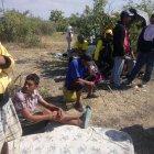  A los sospechosos se les pidió sus documentos de identidad.  