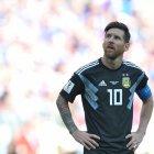  Messi se lamenta tras fallar un penal. 