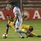  Los bolivianos estaban obligados a golear y necesitaban la derrota del Colo Colo en Medellín para meterse en la fase de los 16 mejores de la Libertadores. 