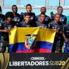  Independiente del Valle tuvo su debut en el grupo C ante un club peruano, el Sport Huancayo. Los Rayados le golearon a su rival 6-1 en el Estadio Centenario de Montevideo.  