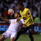  Hernán Barcos y Darío Aimar serán titulares en el estadio Rodrigo Paz de Quito. 