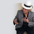  Este polémico personaje, quien es licenciado en comunicación social, también fue catedrático.  