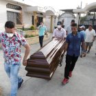  El hombre de 34 años fue encontrado muerto en la tarde del pasado viernes 12 de octubre, con un disparo en la sien dentro de una vivienda de planta baja de construcción mixta de la hacienda donde pernoctaba. 