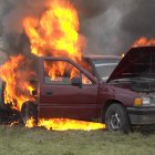  Parte del castigo era deshacer del carro.  