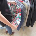  Las ropa de segunda mano son tratadas antes de salir a la venta. El propósito del ‘slow fashion’ es disminuir la contaminación que provocan la sobreproducción de prendas de vestir.   