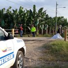  El cuerpo fue hallado por cinco niños que se bañaban en un canal de riego. 