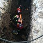  Los Bomberos de Quito llegaron para el rescate de esta emergencia.  