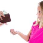  Son sujetos a pensiones todos los chicos menores a 18 años.  