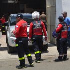  Los Bomberos de Manta llegaron 15 socorristas a la emergencia.  