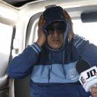  José Delgado tuvo que cubrir su rostro para pasar como un consumidor más de una comuna. 