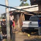  La dueña de la casa contó que la cama donde su hijo de 12 años quedó destruída, pero agradece a Dios que su niño se haya salvado. 