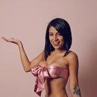  La modelo volvió a realizar candentes sesiones de fotos.  