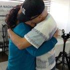  Madre e hijo se reencontraron luego de un secuestro de cinco días. 