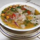  Este plato se lo puede acompañar con pan, chifles y hasta con maíz. 