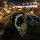  El 80 % del vehículo fue consumido por las llamas. 