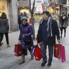  Tratamos de cumplir con el regalo perfecto, la fiesta perfecta e intentamos que la Navidad sea mágica.  