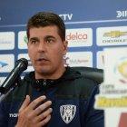  “En tres semanas que he estado con el equipo es difícil hacer una pretemporada. Estamos trabajando para corregir errores pero eso es algo que toma tiempo”. 