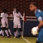  Jugadores de Liga de Quito celebran su gol 