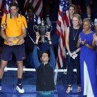  Novak Djokovic celebra la victoria.  