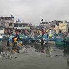 Los manifestantes también bloquearon parte del estero Huayla.  