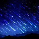  El fenómeno se debe a las partículas que se desprenden del cometa Halley, cuando pasa cerca del sol. 