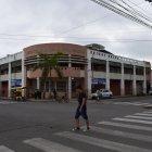  Los habitantes la mañana de este miércoles salieron realizar compras al centro de la parroquia.  
