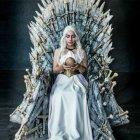  El parecido con Emilia Clarke la llevó a entrar en la piel de Daenerys Targaryen. 