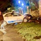  Dentro del patrullero que conducía el agente se encontró una botella con licor.  