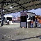  Seis delincuentes armados ingresaron al lugar en mención y se llevaron del departamento de citaciones y partes, la caja fuerte de esta oficina. 