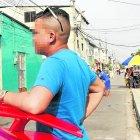  Jhon contó que él y sus amigos se suelen reunir en la esquina donde ocurrió la balacera. 