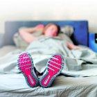  Para alguien que gusta hacer deportes, dormir ocho horas no son suficientes. 