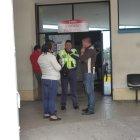  La madre del agente comentó que a la madrugada recibió una llamada donde le indicaron que su hijo estaba en emergencia del Hospital del Seguro Social porque tuvo un accidente.  