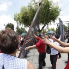  Los manifestantes ocasionaron daños en la propiedad pública.  