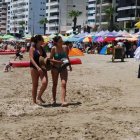  El sola acompañó a los miles de turistas que llegaron a los balnearios de Santa Elena. 