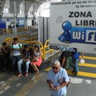  Las estaciones de Metrovía también cuentan con este servicio.  