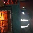  Un incendio consumió gran parte de la vivienda de Ezequiel Barros, luego de que intentara quemar basura. 