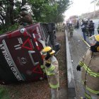  Al lugar acudieron personal de la Comisión de Tránsito del Ecuador (CTE), Policía Nacional, Cuerpo de Bomberos, entre otros. 