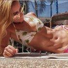  A Mariegiselle Carrillo le gusta mucho el deporte y tomar el sol al pie de la piscina. 