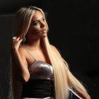  Karol G anunció que está en conversaciones avanzadas para lanzar un tema con la cantante brasileña Anitta. 