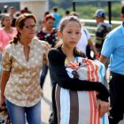  Unos 35.000 venezolanos pasan diariamente este puente para suplir la escasez de alimentos, medicamentos y otros productos de primera necesidad que sufren. 