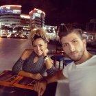  Evelyn participó en realities de competencia y ahora es empresaria. Thiago Arroyo actualmente trabaja como entrenador personal. 