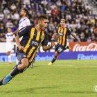  López Pissano juega de enganche o de volante interior por izquierda y es una de las promesas del equipo Canalla. 