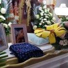  El féretro de la víctima en su casa de Yaguachi.  