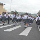  Los estudiantes salieron a desfilar por las principales calles de la ciudad.  