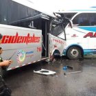  El punto es conocido como Arashá y la emergencia fue reportada a las 14:25. Los primeros reportes señalan que se trató de un choque frontal entre los buses de las cooperativas Alóag y Occidental. 