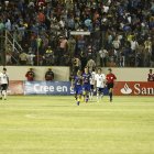  Los locales devolvieron la emoción al encuentro en el 78, con un potente disparo de Luis Chicaiza.  