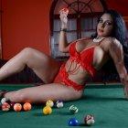  La bailarina se considera una mujer voluptuosa.  