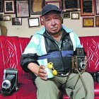  Combina la pasión del periodismo con los masajes curadores. 